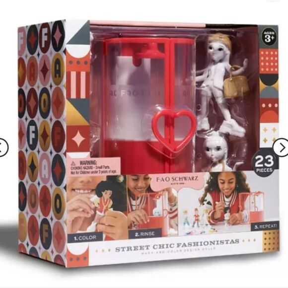 FAO Schwarz Street Chic Fashionistas Wash-And-Color Design Dolls 23pc - Picture 4 of 5